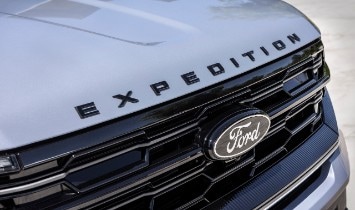 2025 Ford Expedition Stealth Performance